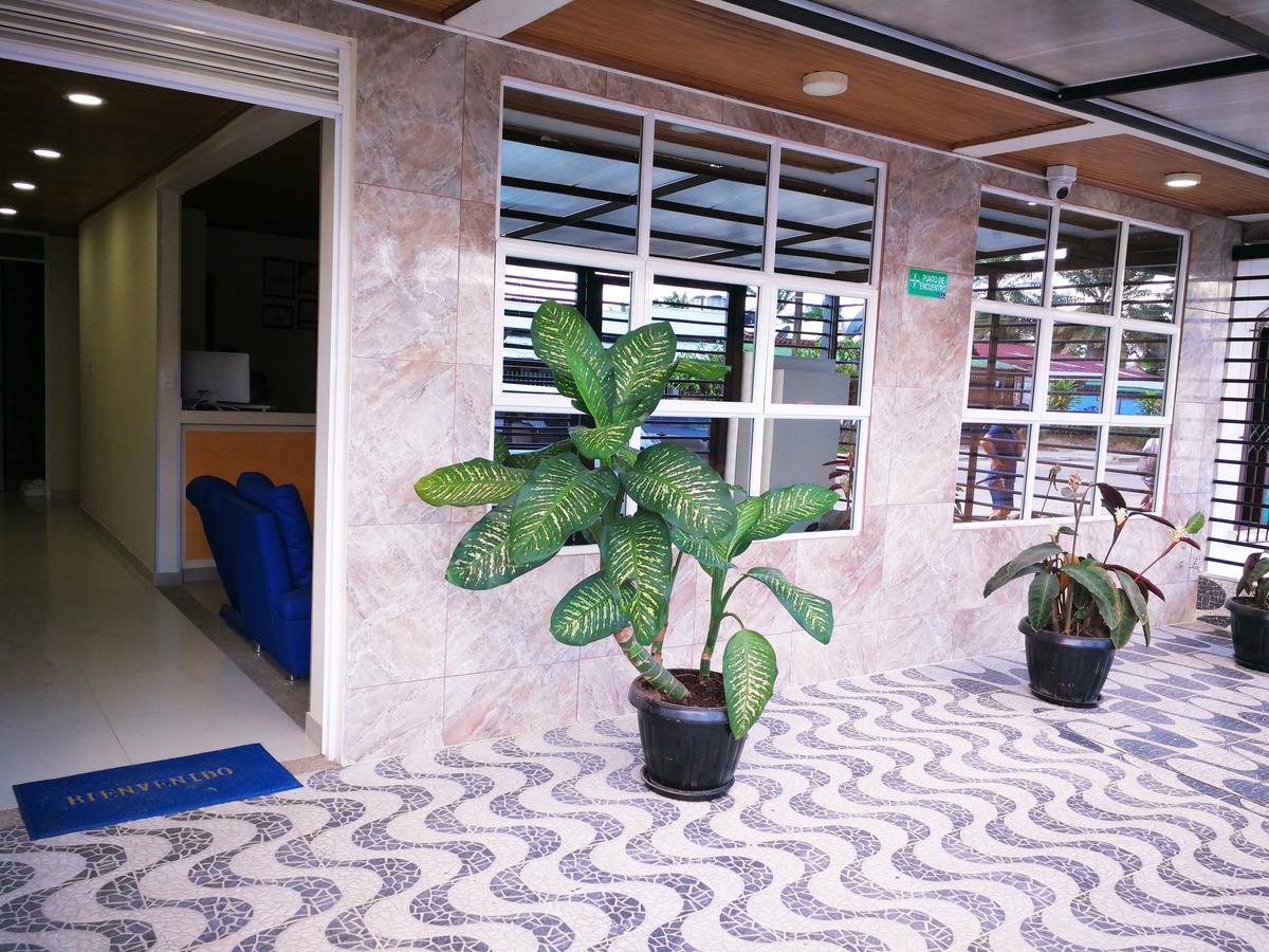 Hotel Zafiro Leticia Exterior photo